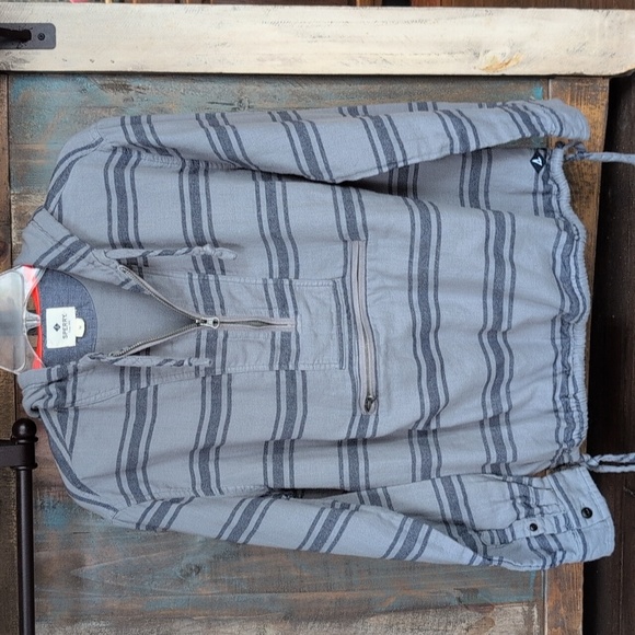 Sperry Chambray Striped Lightweight Half Zip Hooded Pullover - Men's Medium - Picture 1 of 6
